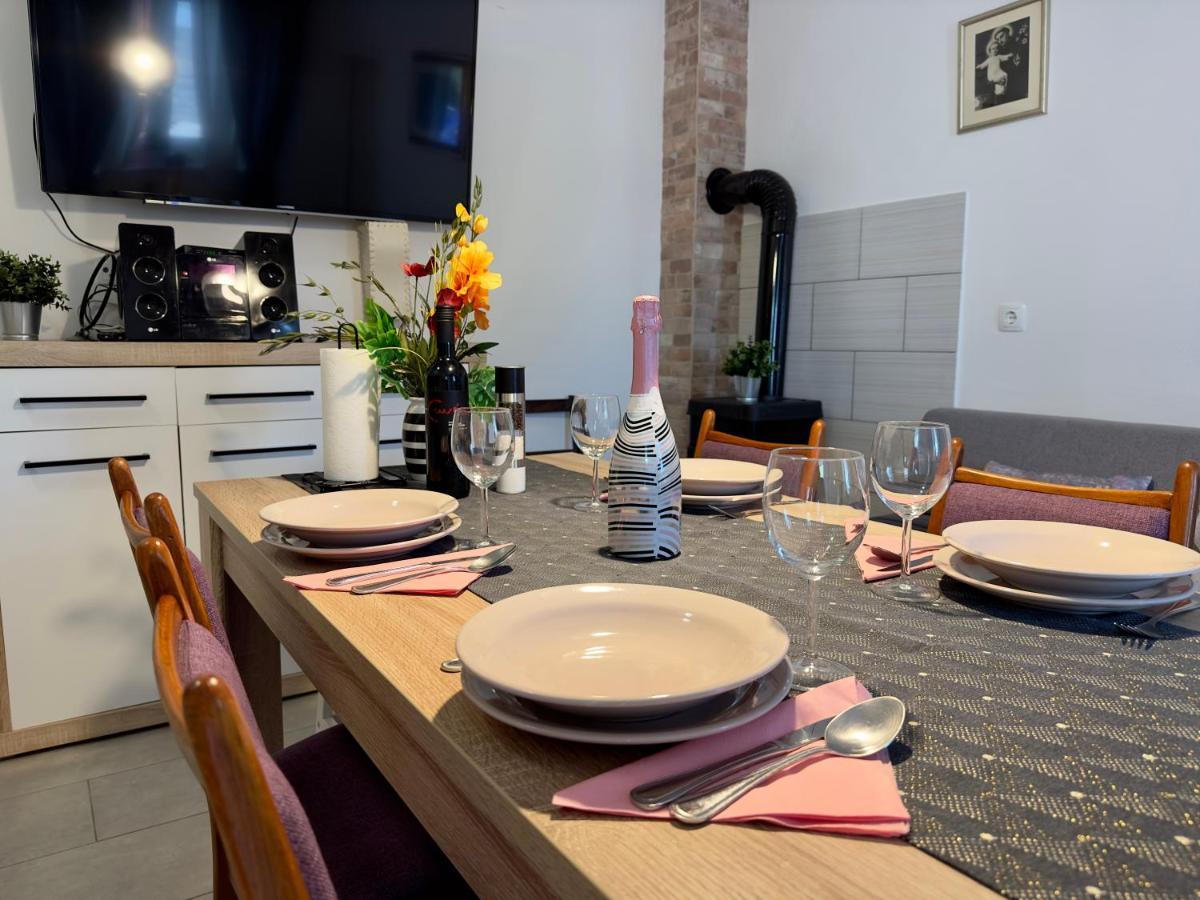 Matek Family & Studio Apartment Rovanjska Exteriör bild